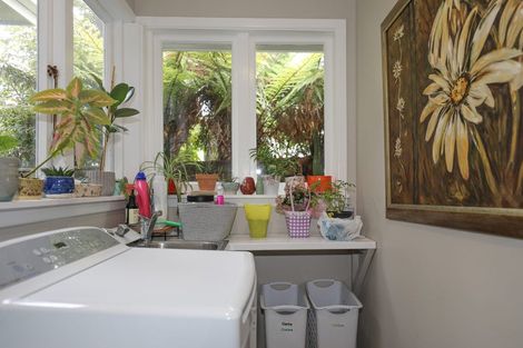 Photo of property in 135 Koutu Road, Kawaha Point, Rotorua, 3010