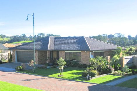 Photo of property in 2 Ennerdale Lane, Henderson, Auckland, 0612