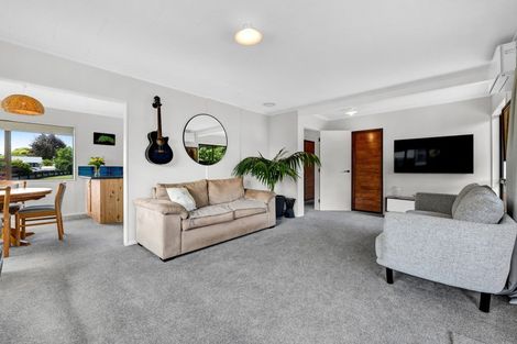 Photo of property in 28 Kowhai Street, Inglewood, 4330