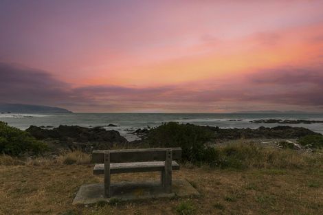 Photo of property in 128 Owhiro Bay Parade, Owhiro Bay, Wellington, 6023