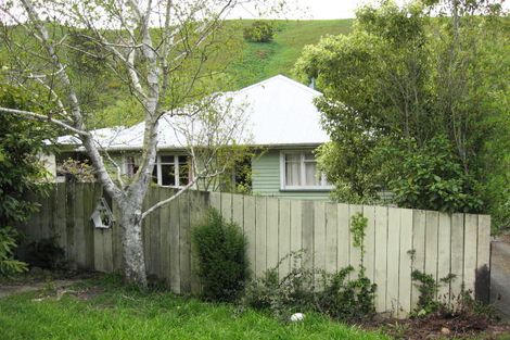 Photo of property in 98 Emano Street, Toi Toi, Nelson, 7010