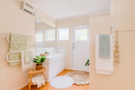 Photo of property in 18 Kohutuhutu Road, Raumati Beach, Paraparaumu, 5032