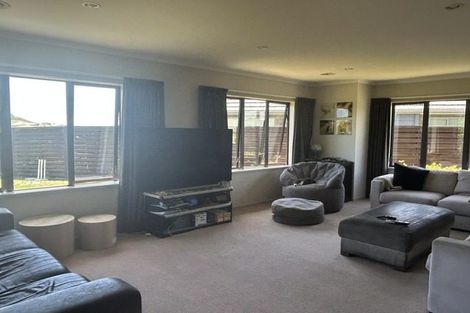 Photo of property in 34 Sumner Terrace, Aotea, Porirua, 5024
