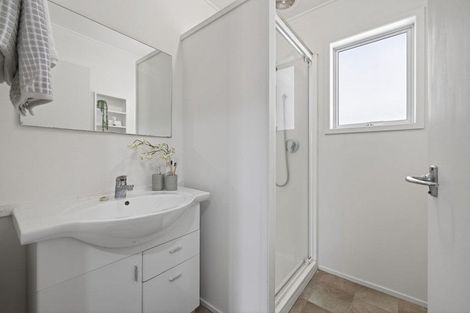 Photo of property in 4 Rhodes Drive, Kelvin Grove, Palmerston North, 4414