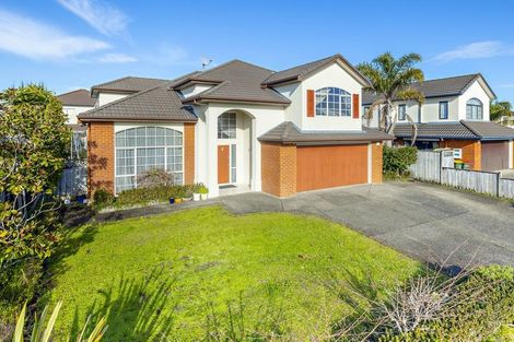 Photo of property in 42 Thornbury Crescent, East Tamaki Heights, Auckland, 2016