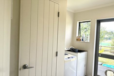 Photo of property in 8 Redwood Lane, Martinborough, 5711