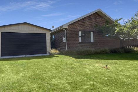 Photo of property in 13 Benmore Place, Omarama, 9412