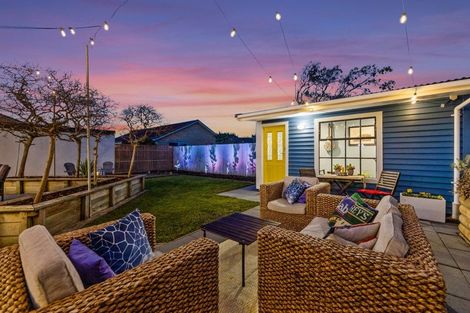 Photo of property in 127 Hargest Crescent, Saint Clair, Dunedin, 9012