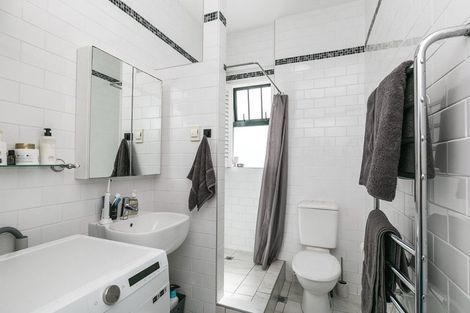 Photo of property in 3/24 Elizabeth Street, Mount Victoria, Wellington, 6011