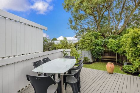 Photo of property in 1/30 Fraser Road, Narrow Neck, Auckland, 0624