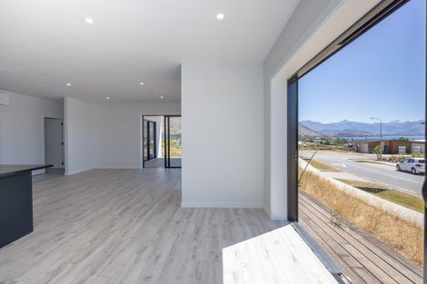 Photo of property in 27 The Heights Avenue, Wanaka, 9305