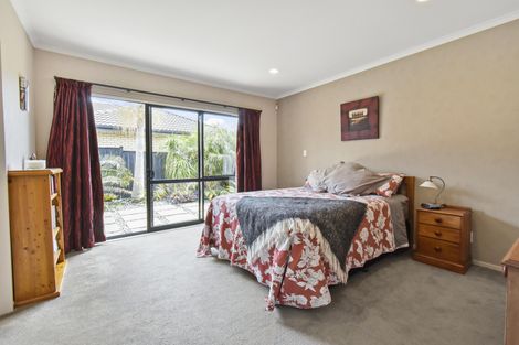 Photo of property in 25 Girvan Terrace, Wattle Downs, Auckland, 2103