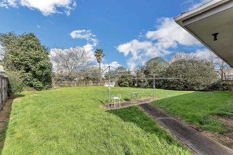 Photo of property in 1 Hill Crescent, Papakura, 2110