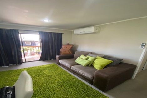 Photo of property in 37 Burswood Drive, Burswood, Auckland, 2013