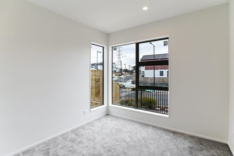 Photo of property in 9 Paretao Street, Massey, Auckland, 0614