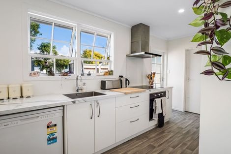 Photo of property in 40 Clifton Terrace, Fitzherbert, Palmerston North, 4410