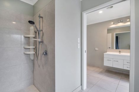 Photo of property in 3 Crabapple Close, Milson, Palmerston North, 4414