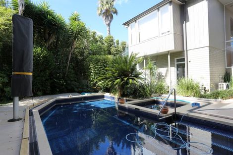 Photo of property in 77 Cliff Road, Torbay, Auckland, 0630