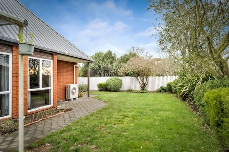 Photo of property in 5/37 Avonhead Road, Avonhead, Christchurch, 8042