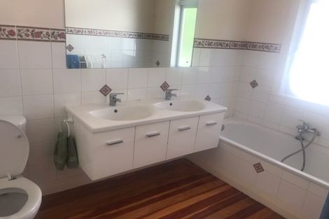 Photo of property in 5 Maungakiekie Avenue, Greenlane, Auckland, 1051