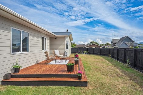 Photo of property in 21 Reeves Street, Waikanae Beach, Waikanae, 5036