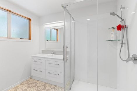 Photo of property in 83 Kent Street, Picton, 7220