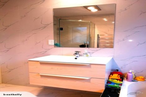 Photo of property in 759a Swanson Road, Swanson, Auckland, 0612