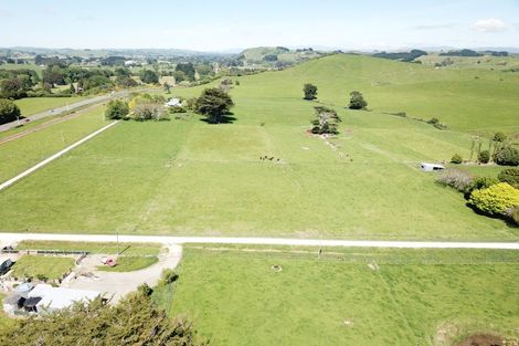 Photo of property in 21 Taylors Road, Mangatainoka, Woodville, 4999