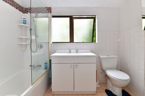 Photo of property in 10 Elliston Crescent, Stanmore Bay, Whangaparaoa, 0932