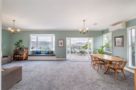 Photo of property in 6 Onehuka Road, Tirohanga, Lower Hutt, 5010