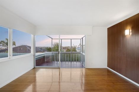 Photo of property in 2/41 Quebec Road, Milford, Auckland, 0620