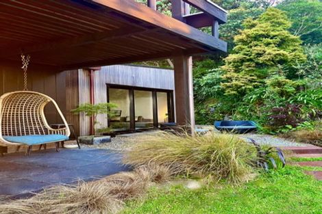 Photo of property in 11 Richmond Road, Mahina Bay, Lower Hutt, 5013