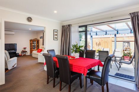 Photo of property in 14 Lorenzo Place, Kelvin Grove, Palmerston North, 4414
