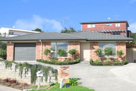 Photo of property in 145 Roberta Crescent, Orewa, 0931