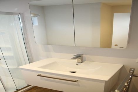 Photo of property in 33a Matai Road, Stanmore Bay, Whangaparaoa, 0932