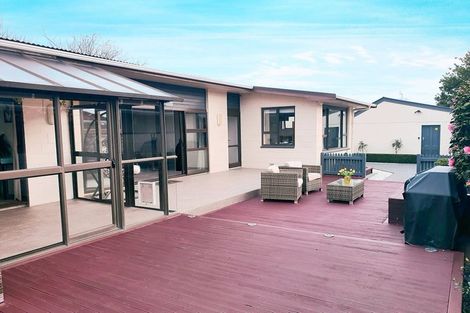 Photo of property in 10 Chilton Drive, Mairehau, Christchurch, 8052