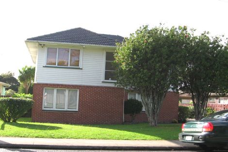 Photo of property in 1/1a Amberley Avenue, Te Atatu South, Auckland, 0610