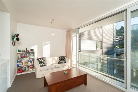 Photo of property in Montreaux Apartments, 2k/164 The Terrace, Wellington Central, Wellington, 6011
