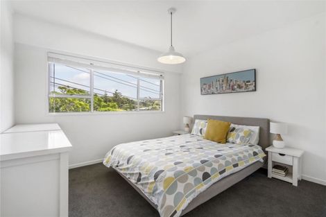 Photo of property in 2/84 Peach Road, Glenfield, Auckland, 0629