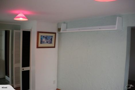 Photo of property in 140 Akaroa Drive, Maupuia, Wellington, 6022