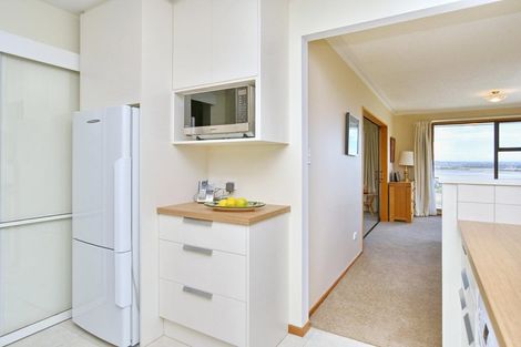 Photo of property in 2/56 Balmoral Lane, Redcliffs, Christchurch, 8081