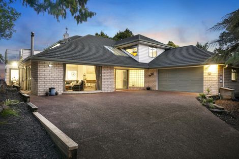 Photo of property in 31 Turanga Road, Henderson Valley, Auckland, 0612