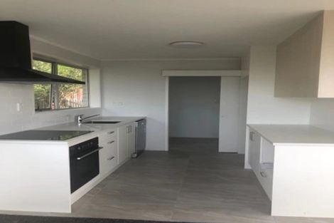 Photo of property in 2/7 Malters Place, Browns Bay, Auckland, 0630