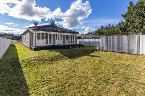 Photo of property in 3 Queen Street, Coalgate, 7673