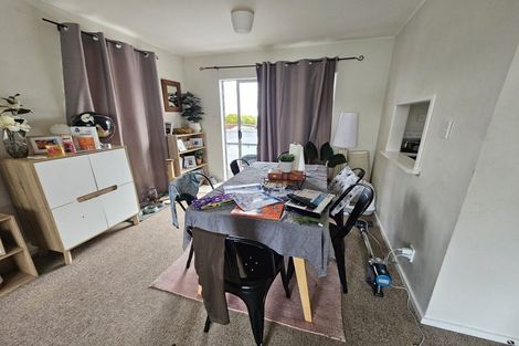 Photo of property in 1/23 Maple Grove, Maungaraki, Lower Hutt, 5010