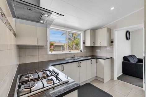 Photo of property in 7 Woodvale Road, Glen Eden, Auckland, 0602