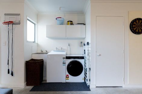 Photo of property in 69 Carlyle Street, Leamington, Cambridge, 3432