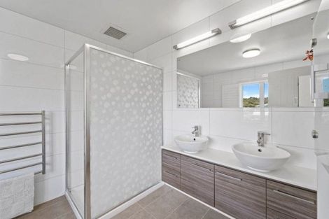 Photo of property in 37 Landmark Terrace, Orewa, 0931