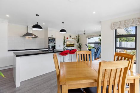 Photo of property in 27 Leet Crescent, Papamoa Beach, Papamoa, 3118