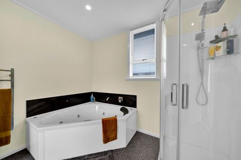 Photo of property in 17 Galt Street, Hawera, 4610